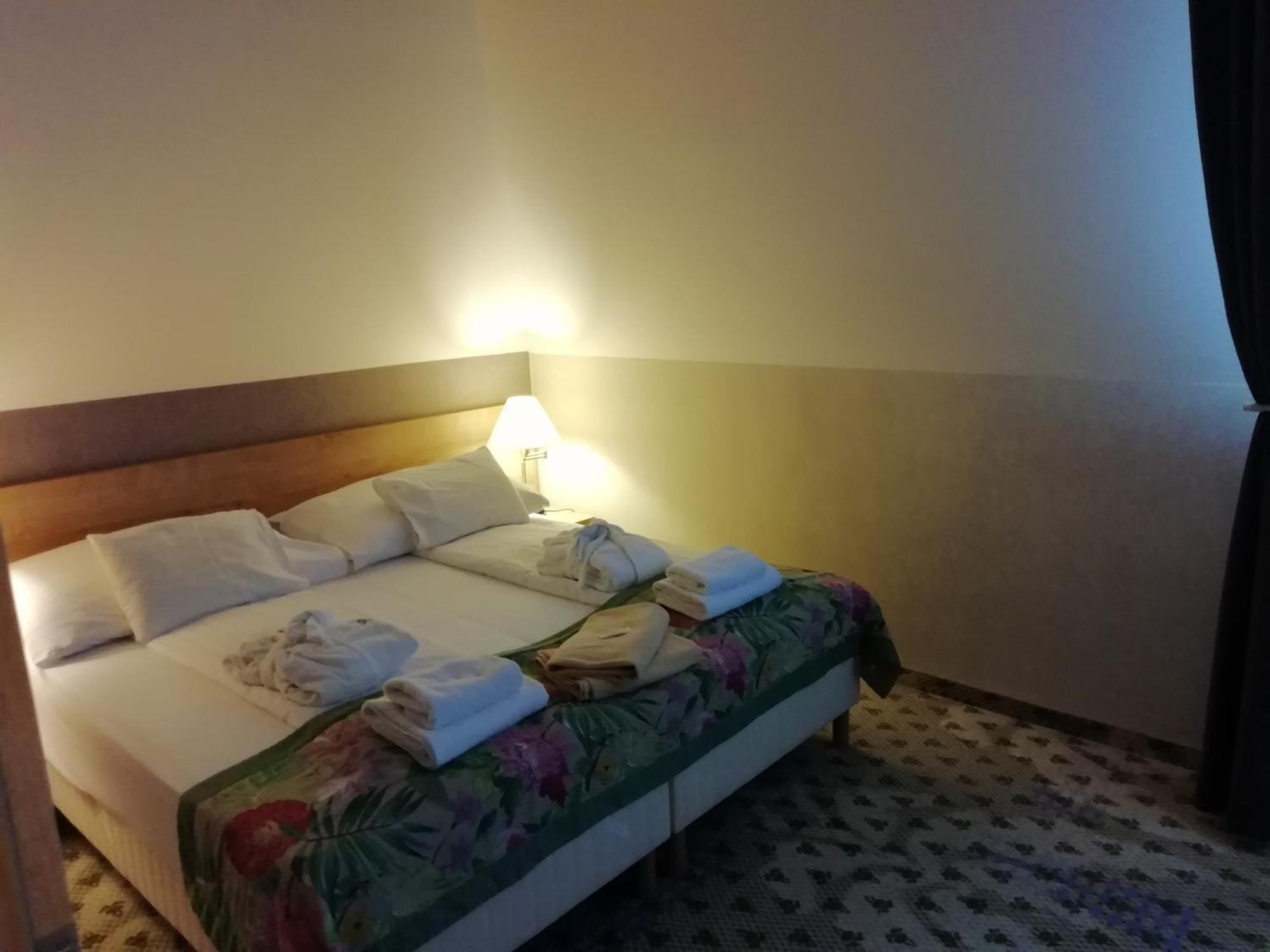 Hotel Batthyány Kúria Zalacsány Esterno foto